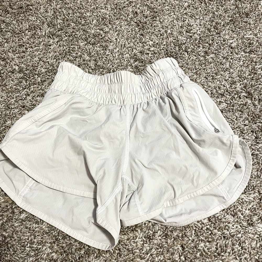 Lululemon tracker short 4”